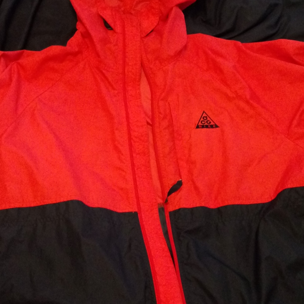 Nike clima-Fit ACG windbreaker